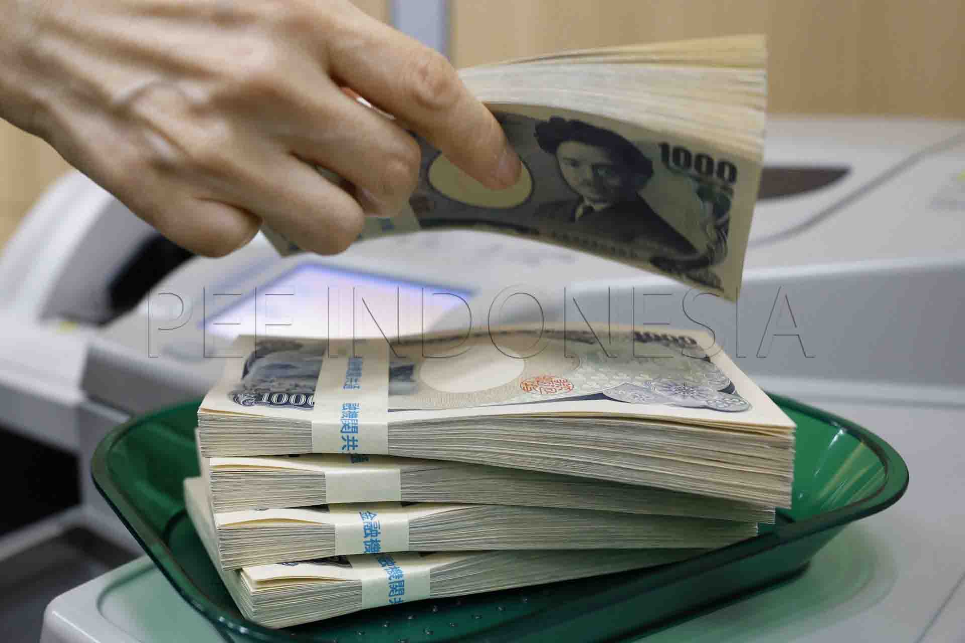 Yen Jepang menguat karena Dolar AS melemah akibat meningkatnya kemungkinan pemangkasan suku bunga The Fed